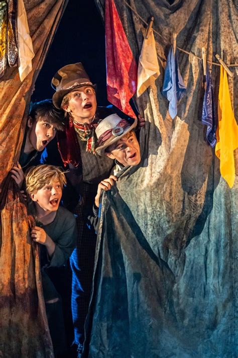 Oliver! in the West End Reviews Round-up – Gielgud Theatre London ...