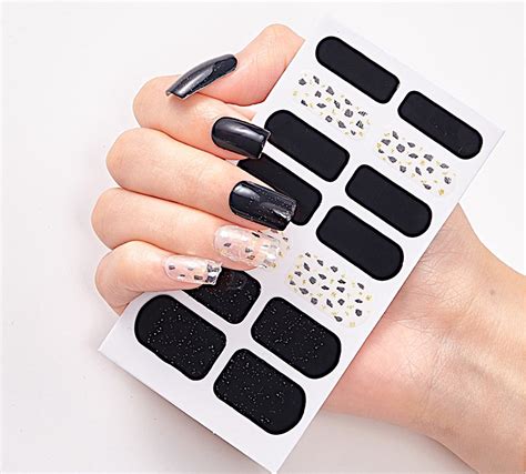 Easy Black Nail Art