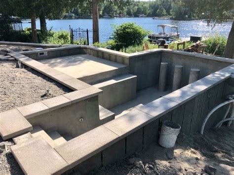 Expensive Pools 的图像结果