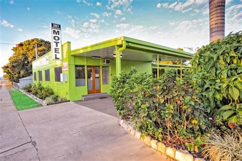 Lime Green! - Review of Mareeba Lodge Motel, Mareeba - Tripadvisor