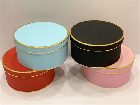 SET OF 10 , ROUND GIFT HAMPER BOXES WITH GOLD LINING BORDERS FOR GIFTI ...