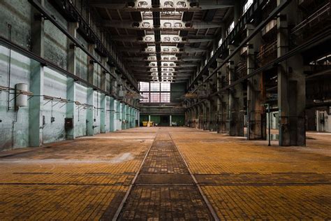 Wallpaper 4K Manufacturing 的图像结果