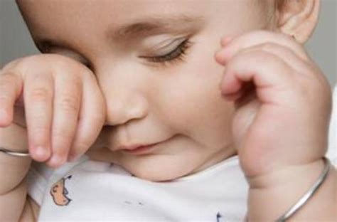 孩子频繁眨眼睛揉眼 当心患上过敏性结膜炎 - 知乎