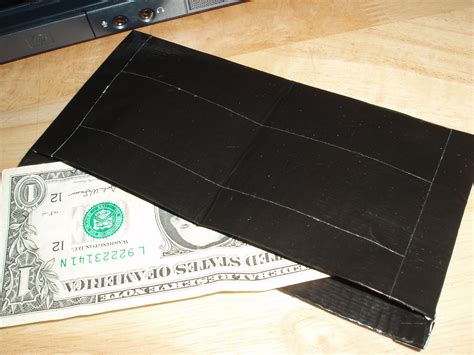Duct Tape Tutorials: Simple Duct Tape Wallet