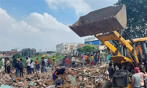 गिर सोमनाथ में मुस्लिम धार्मिक और आवासीय स्थलों को ध्वस्त करने के खिलाफ ...