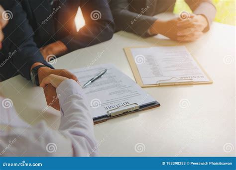 Deal-Making Handshake 的图像结果