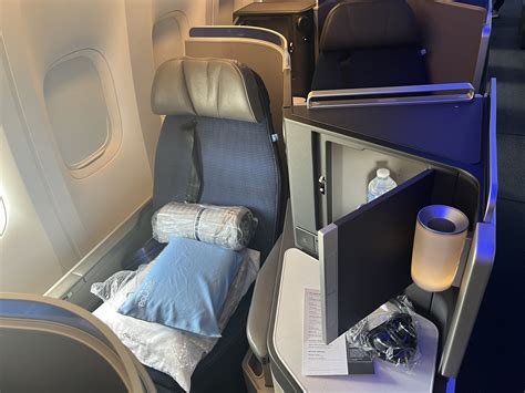 United 777-300ER Polaris Business Class Review – Frankfurt to San ...