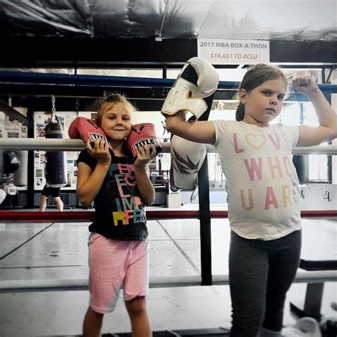 Kids Boxing 的图像结果