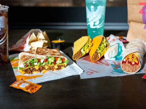 What Time Does Taco Bell Serve Lunch? Taco Bell Lunch Hours