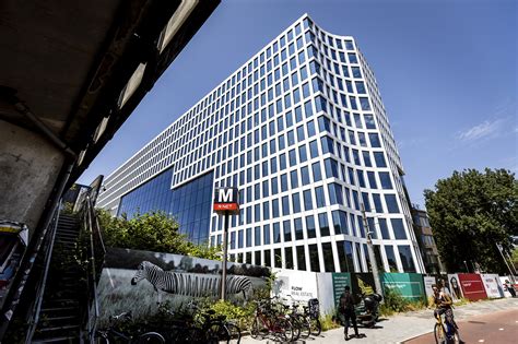Uber opent nieuw hoofdkantoor in Amsterdam-Zuid voor duizend werknemers | de Volkskrant
