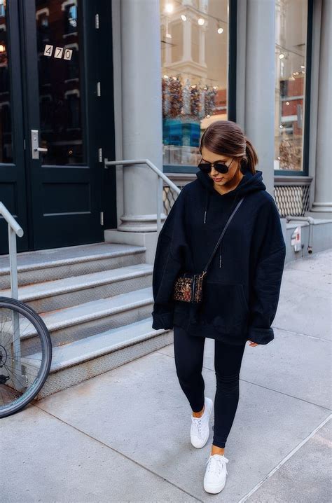 27 Comfy Oversized Hoodie Outfits For This Fall - Styleoholic