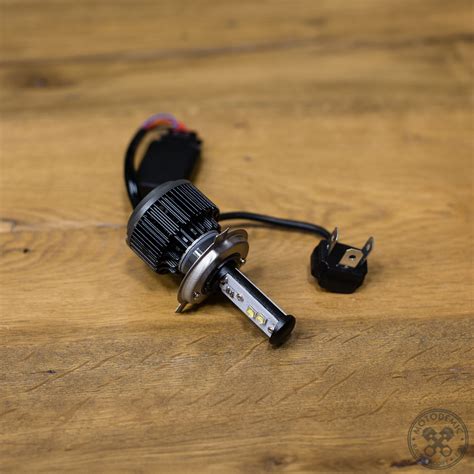 LED H4 Headlight Bulb • MOTODEMIC