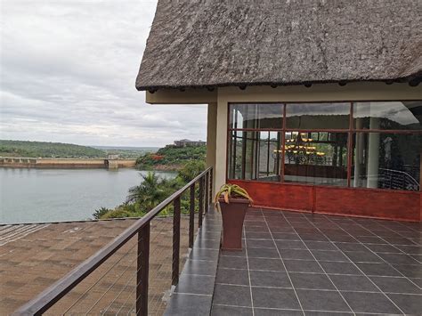 JOZINI TIGER LODGE AND SPA - Lodge Reviews, Photos, Rate Comparison ...