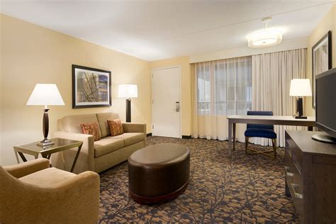 EMBASSY SUITES BY HILTON BOSTON WALTHAM - Hotel Reviews, Photos, Rate ...