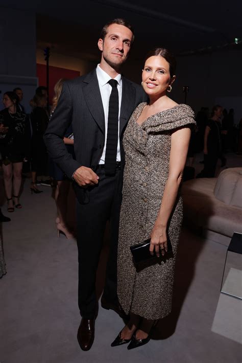 Roman Abramovich's ex-wife Dasha Zhukova is expecting her third child ...