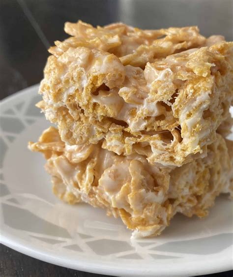 Frosted Flake Rice Krispie Treats - Burnt Apple