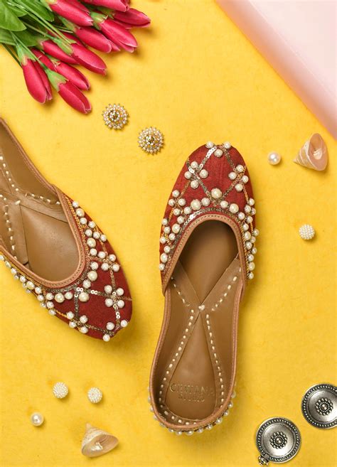 Maroon Pearl Jutti | Buy Embroidered Fancy Jutti For Women – Cilwana Studio