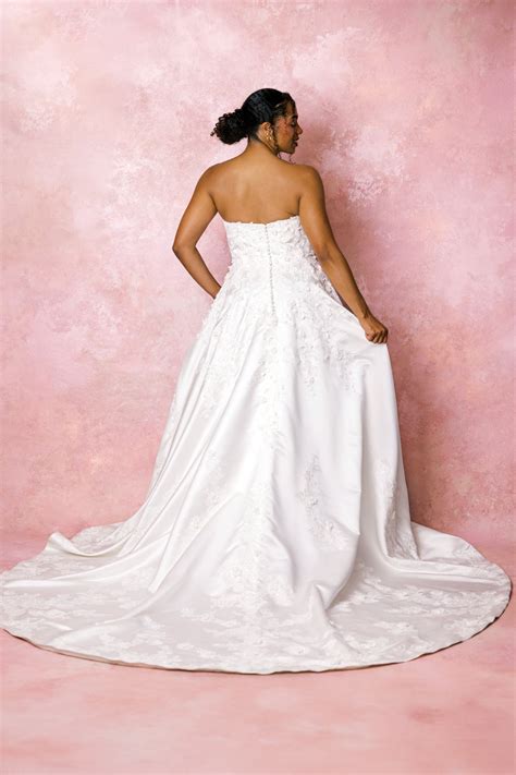 Plus Size Wedding Dresses - The White Flower - San Diego, CA