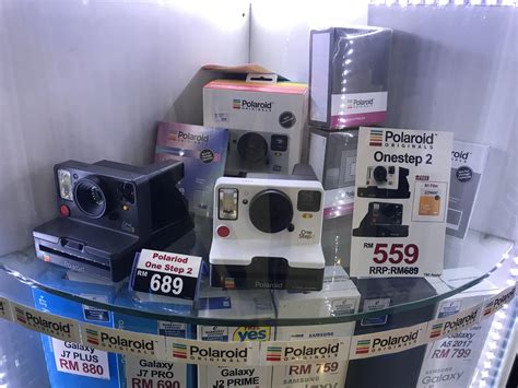 Modern Polaroid Camera 的图像结果