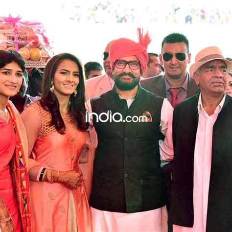 Wrestler Geeta Phogat ties knot with Pawan Kumar; Dangal star Aamir ...