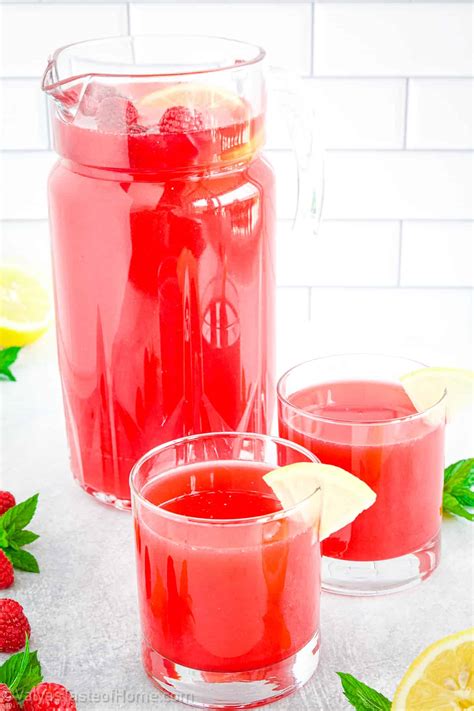 Raspberry Lemonade (Made from Fresh Fruit)