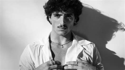 Benson Boone - Fireworks & Rollerblades - Pop / Variété Internationale - Pure Charts