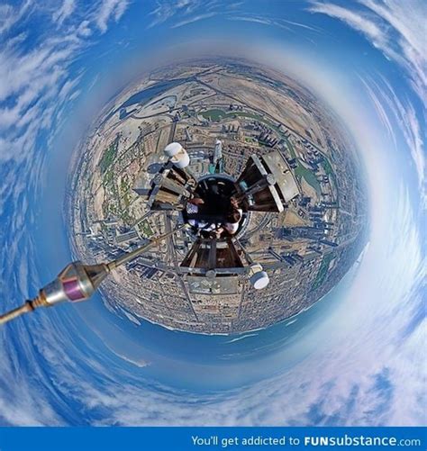 World-Class Building Top View 的图像结果