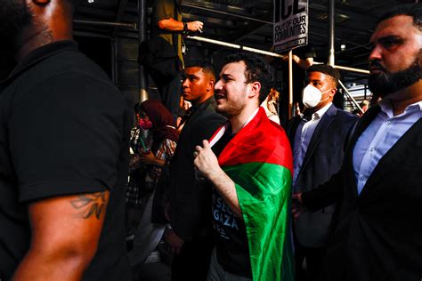 Could Green Card Holders Face Deportation for Free Speech? ...Middle East