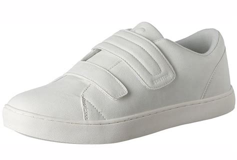 8 Best Super Stylish White Sneakers Under Rs 2000