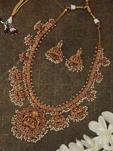 Shop Luxurionworld's Exclusive Necklace Set: Glamorous Style!