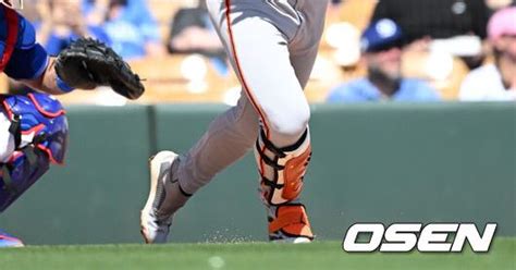 Lee Jung-hoo stars with triple and double after hitting slump against ...