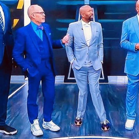 Inside the NBA viewers spot Kenny Smith's 'inverted knees' and beg TNT ...