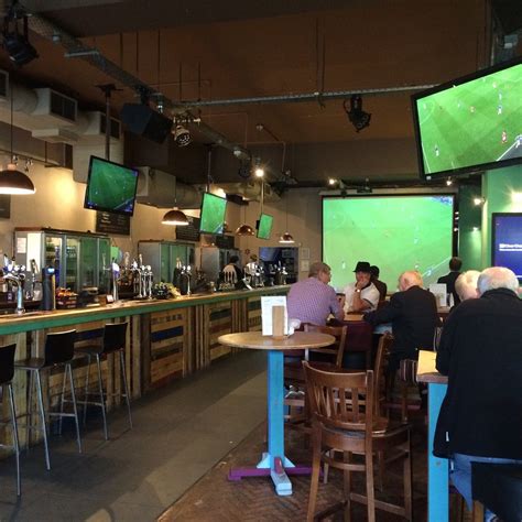 PITCHERS SPORTS BAR - All You Need to Know BEFORE You Go (with Photos ...