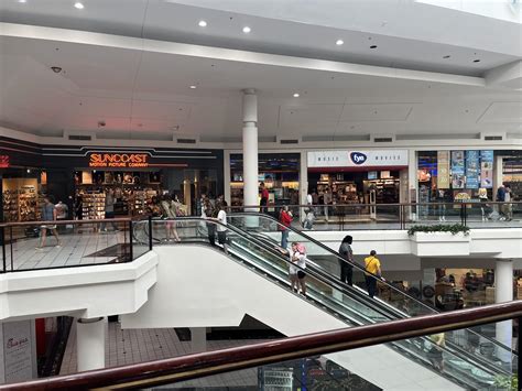 The Mall at Fairfield Commons (Dayton, Ohio) still has an open and ...