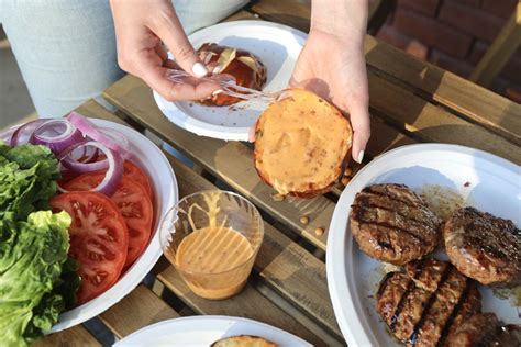 Perfectly Grilled Burger with Chipotle Aioli Recipe - Chinet®