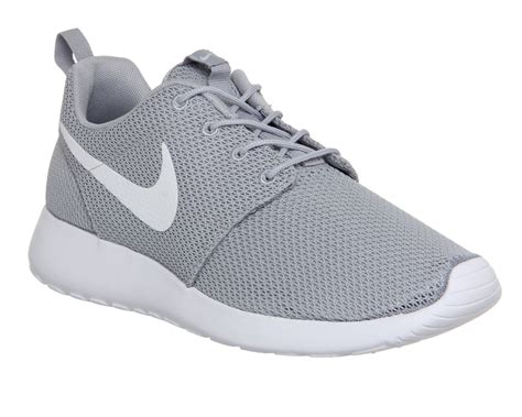 Nike Roshe Run Wolf Grey White - Unisex Sports | Nike roshe run, Grey ...