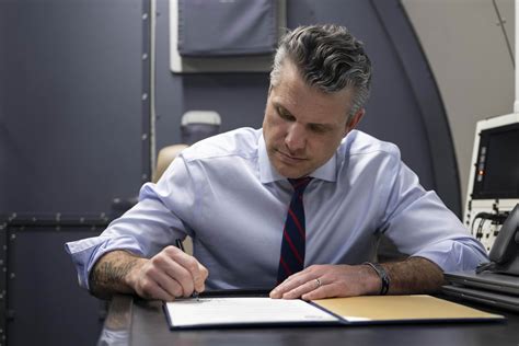 Hegseth Orders Civilian Workforce Realignment in DOD, Reopens DRP > U.S ...