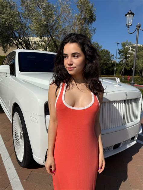 Jameliz Benitez Smith OnlyFans Review: A Balanced Look at the Rising Star of Digital Erotica ...