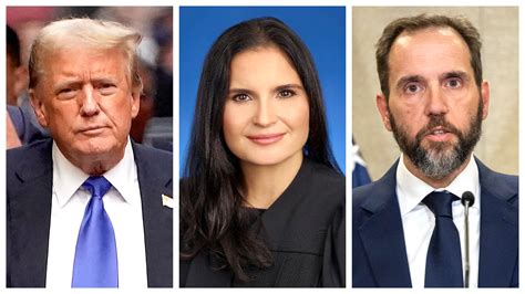 Federal Judge Temporarily Blocks Release of Special Counsel Jack Smith ...