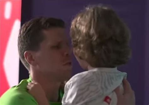 Coupe du monde de foot. Le Polonais Szczesny réconforte son fils après ...