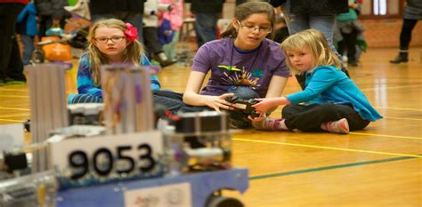 Girls Engineering Team 的图像结果