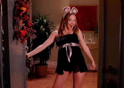 Amanda Seyfried's Halloween 'Mean Girls' Tribute Is So Fetch ...