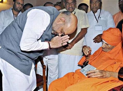 Walking God Shivakumara Swami Death: Siddaganga Math Seer Sri ...