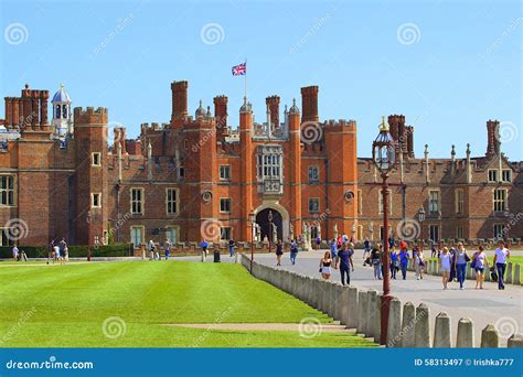 Hampton Court Palace Which Was Originally Built For Cardinal Thomas Wolsey 1515, Later Became ...