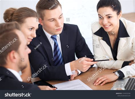 Business People Background 的图像结果