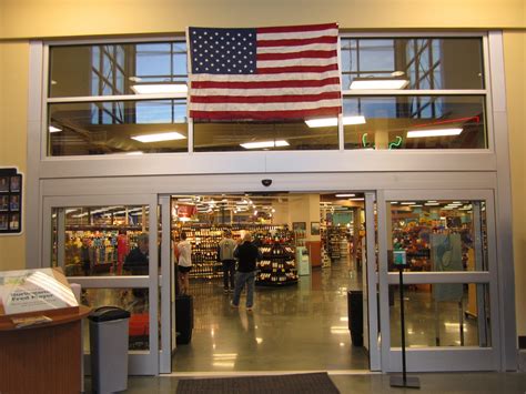 South Waterfront blog: Grand Re-Opening of Burlingame Fred Meyer