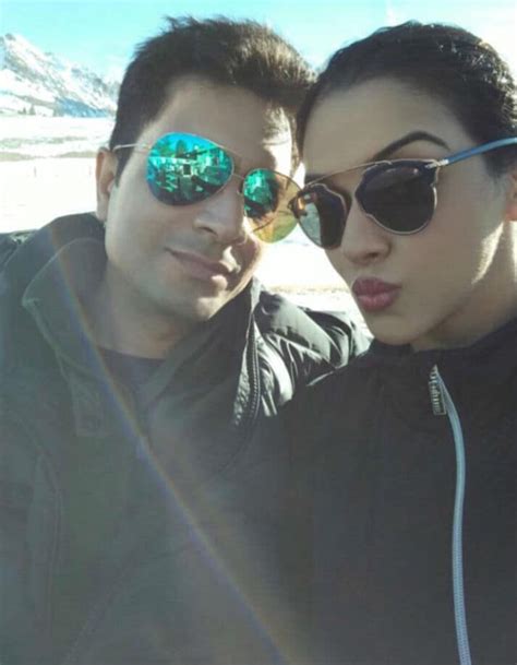 पति राहुल शर्मा के साथ फ्रांस में छुट्टियां मना रही हैं असिन