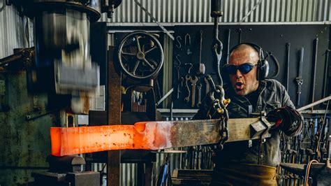 David Graham's Steel Sculpture Process at Ashmore Arts | Melbourne ...