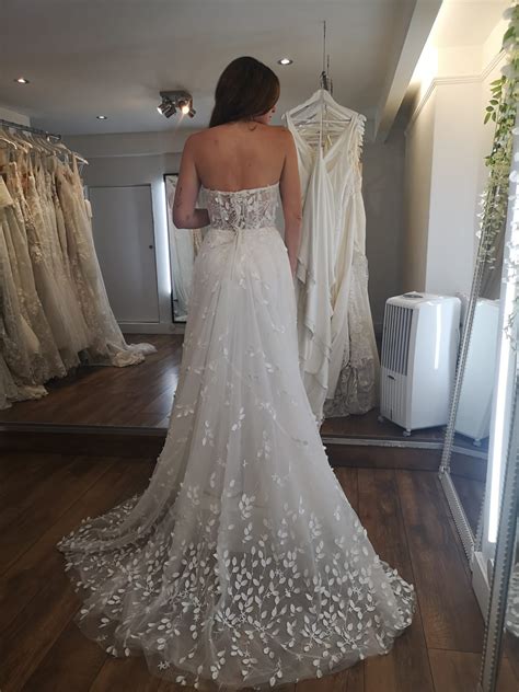 All Who Wander Raine New Wedding Dress Save 47% - Stillwhite