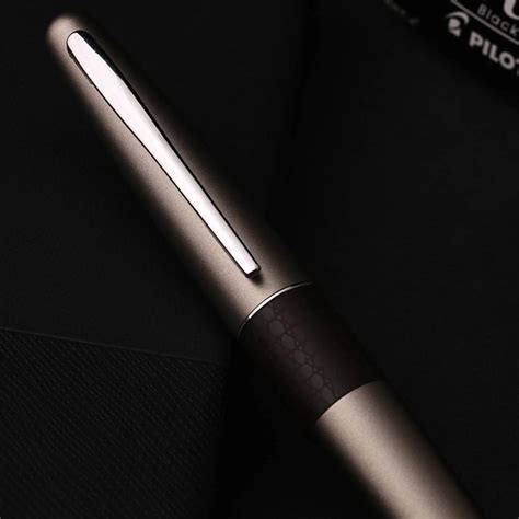 Shop Pilot MR Lizard Gold Fountain Pen | Pilot MR Animal Pen | Makoba